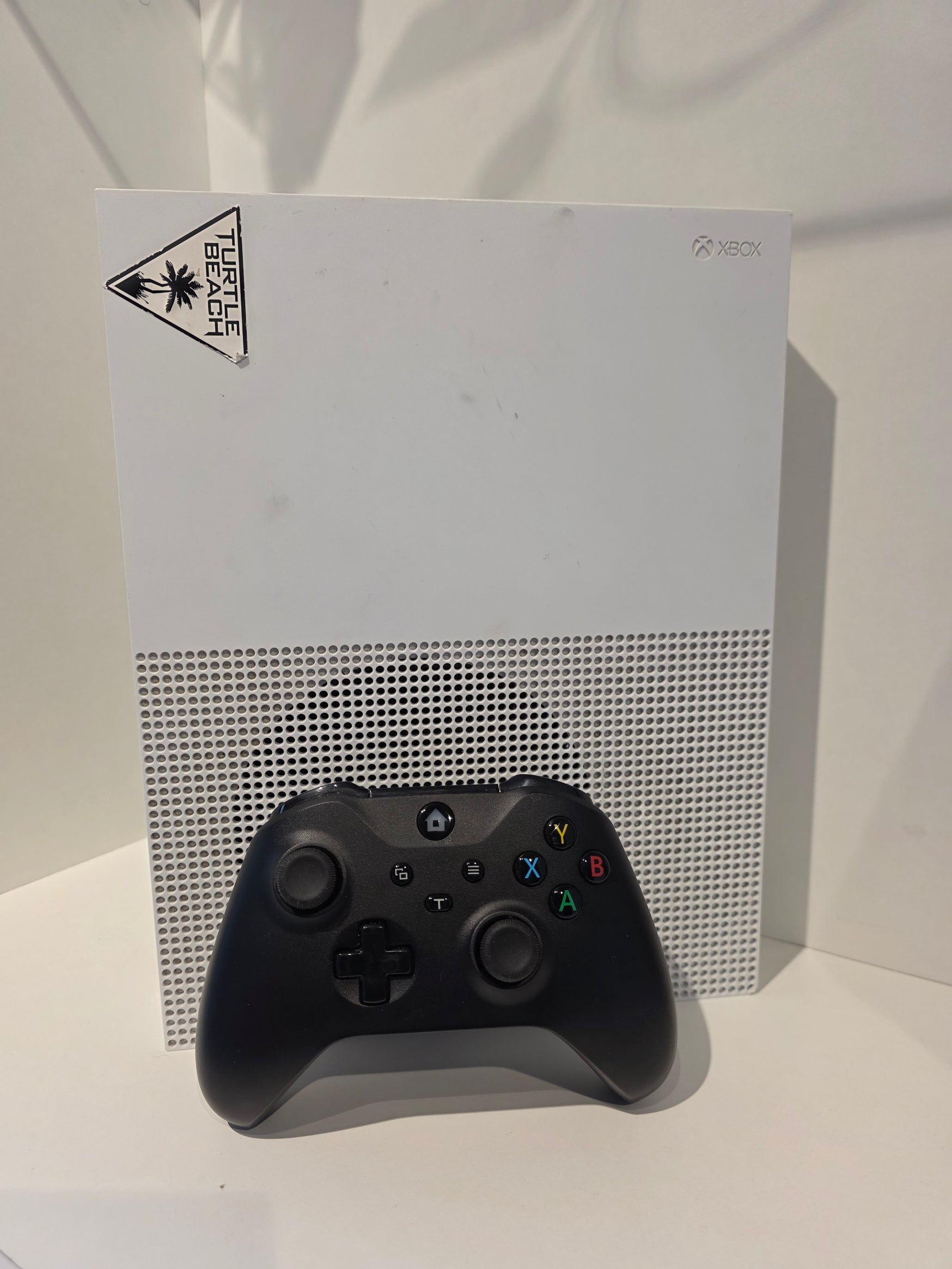 Xbox One S Console, 1TB, Colour White, with 1 controller, Boxed
