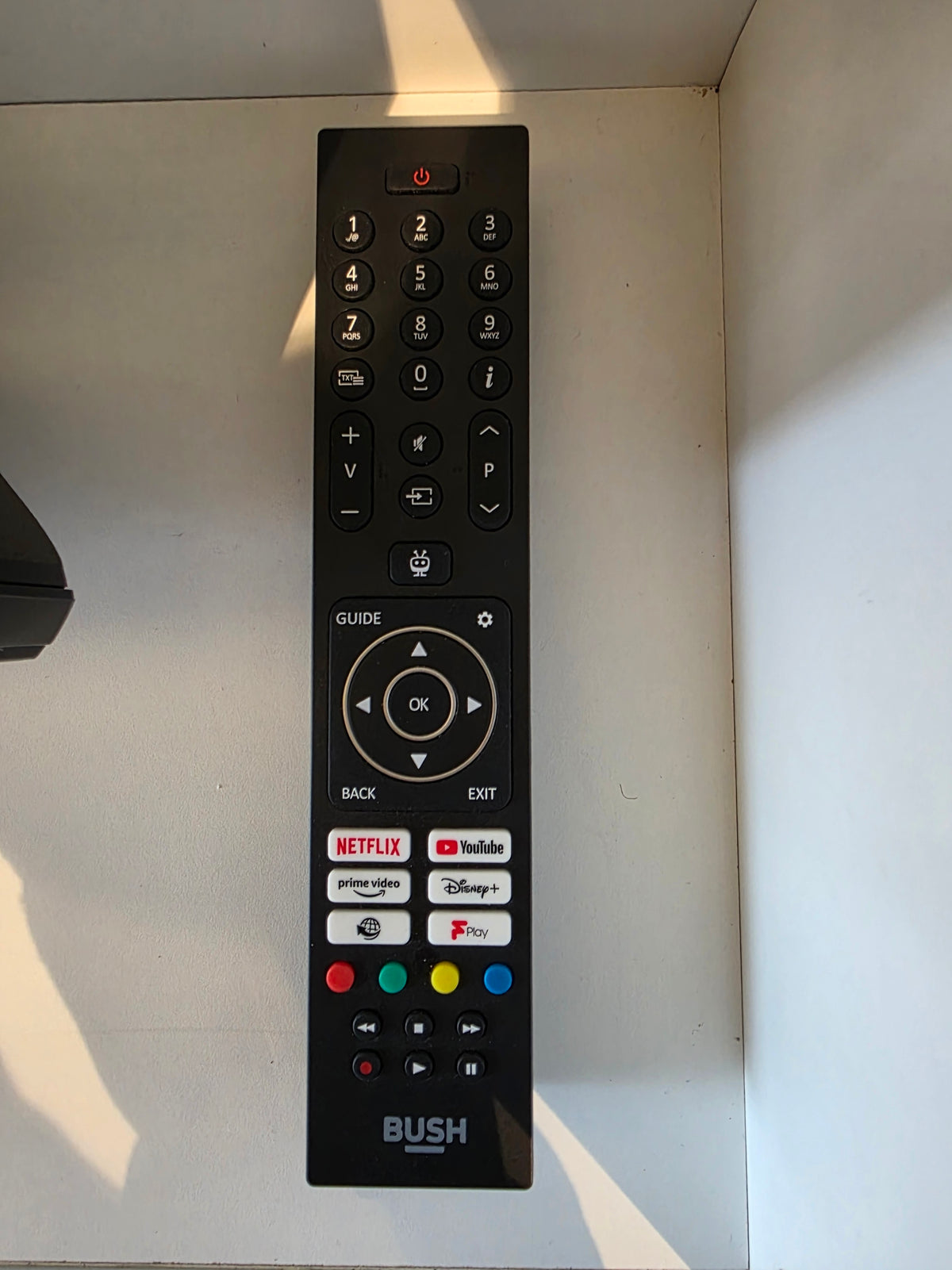 Bush TV Smart  - Model 32ht24ca