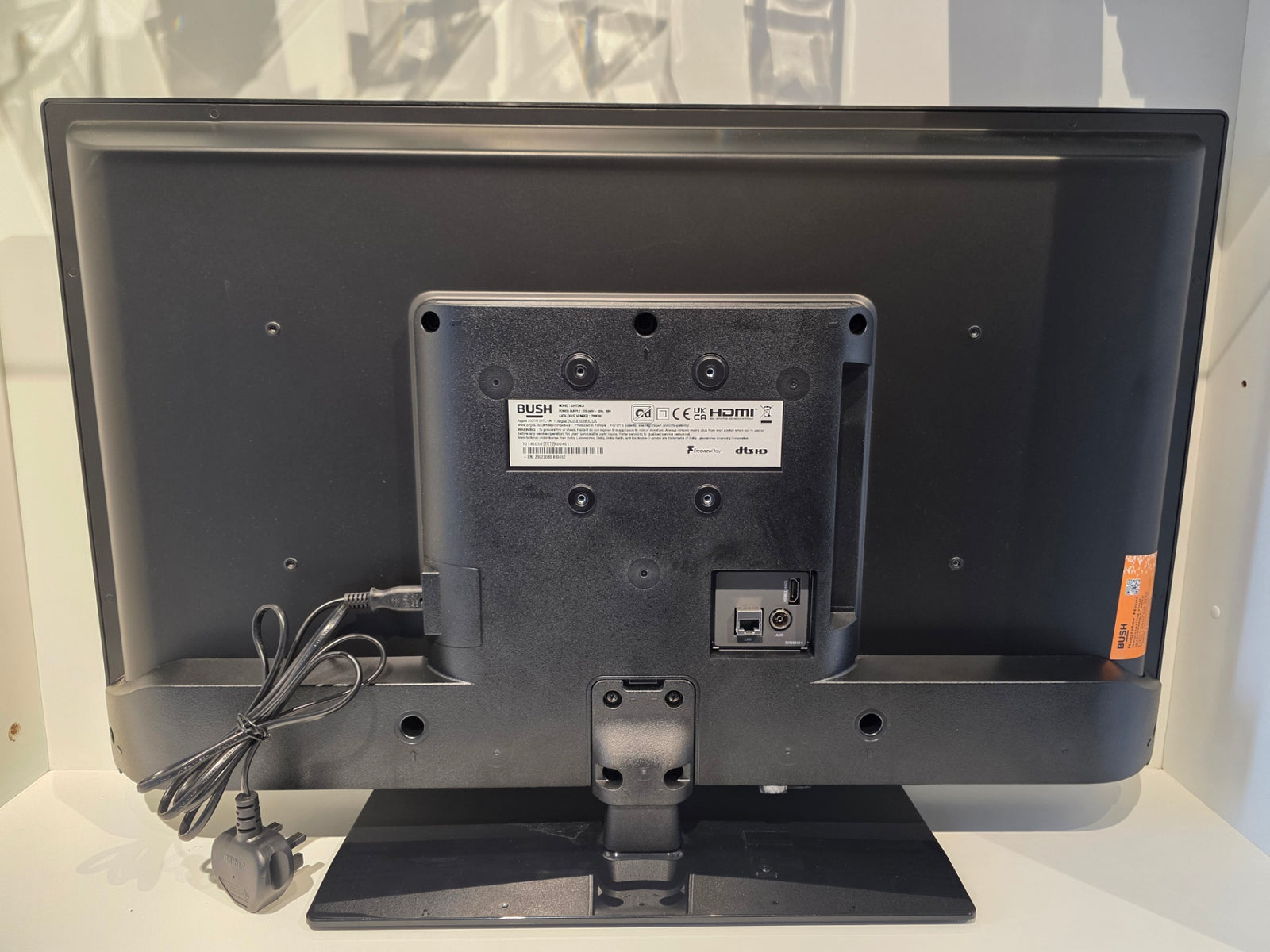 Bush TV Smart  - Model 32ht24ca