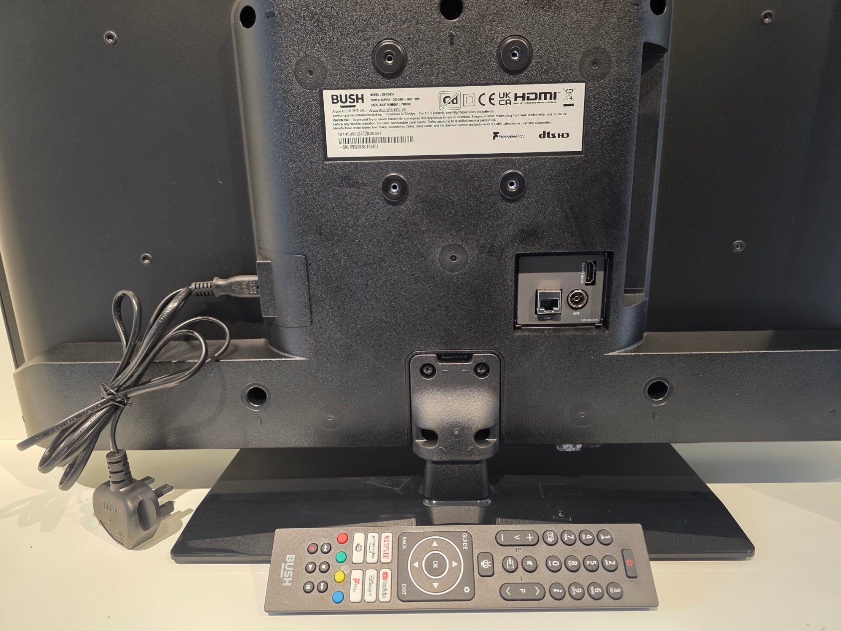 Bush TV Smart  - Model 32ht24ca